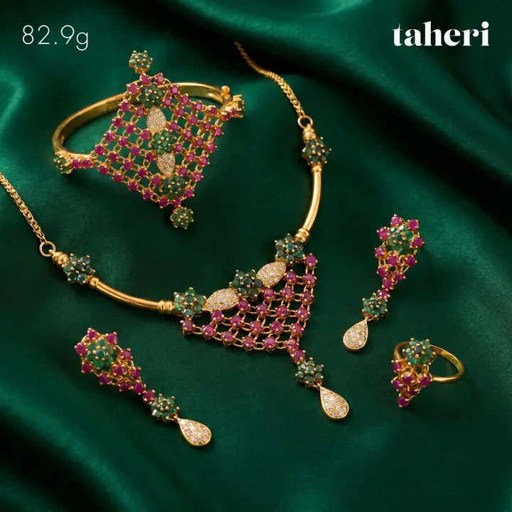 Investment gold jewellery piece 11 by TAHERI