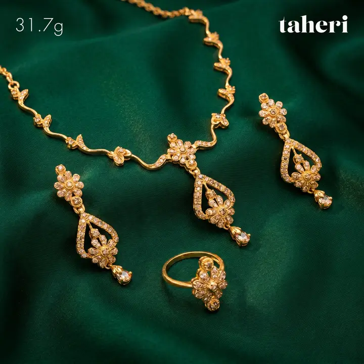 Investment gold jewellery piece 10 by TAHERI